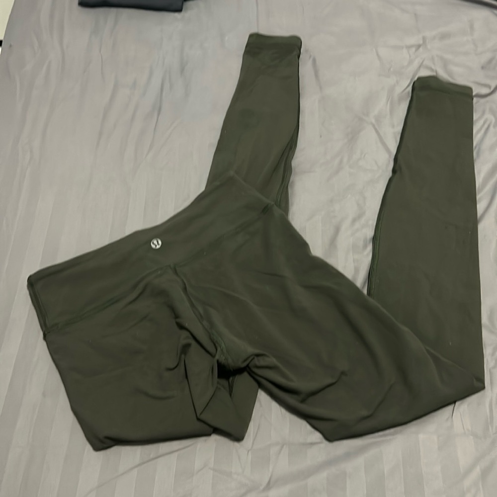 Women’s midrise Lululemon leggings size 4